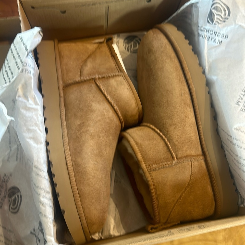 Ultra mini classic Uggs size 12 women’s